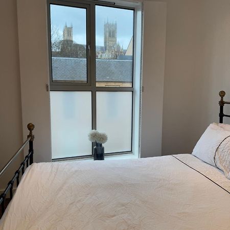 Central, Modern And Peaceful, Lovely Cathedral Views, Two-Bed Apartment With 40" Smart Tv & Free Onsite Parking Линкълн Екстериор снимка