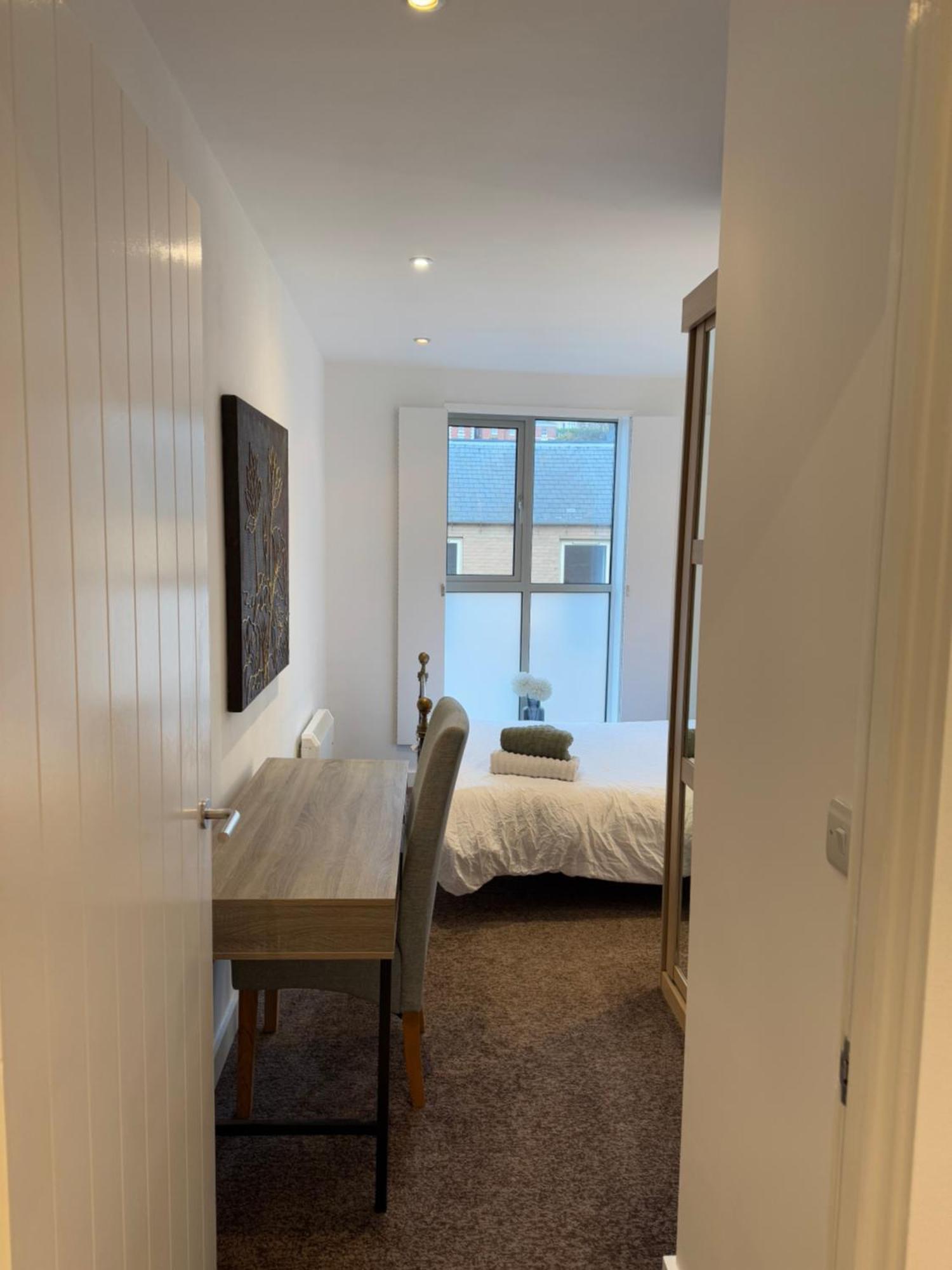 Central, Modern And Peaceful, Lovely Cathedral Views, Two-Bed Apartment With 40" Smart Tv & Free Onsite Parking Линкълн Екстериор снимка